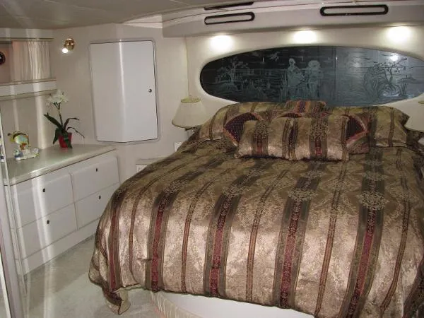 Slide: The Image of Sea Ray 650 Cockpit Motor Yacht 1995 - 7