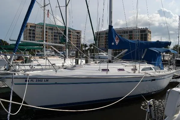 Slide: The Image of Catalina 42 MkII 1995 - 0