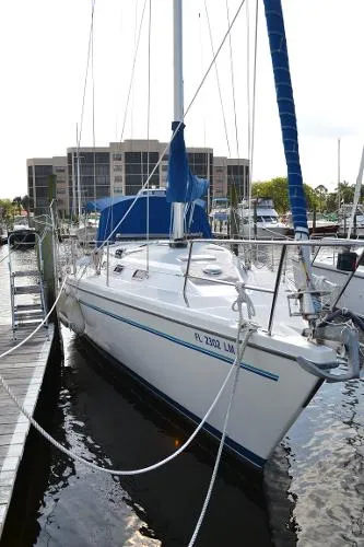 Slide: The Image of Catalina 42 MkII 1995 - 1