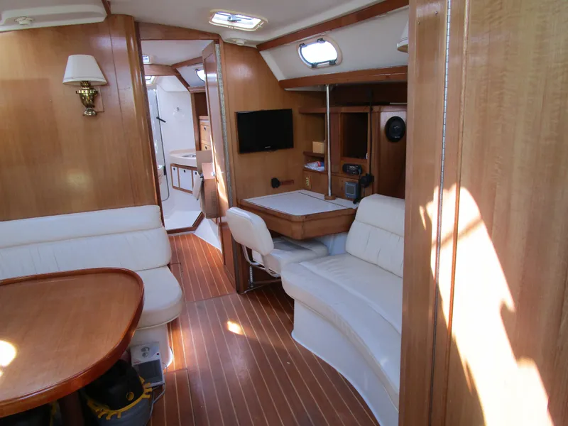 Slide: The Image of Catalina 42 MkII 2001 - 23
