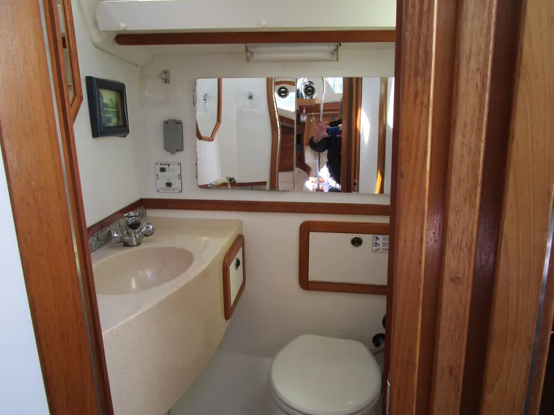 Slide: The Image of Catalina 42 MkII 2001 - 43