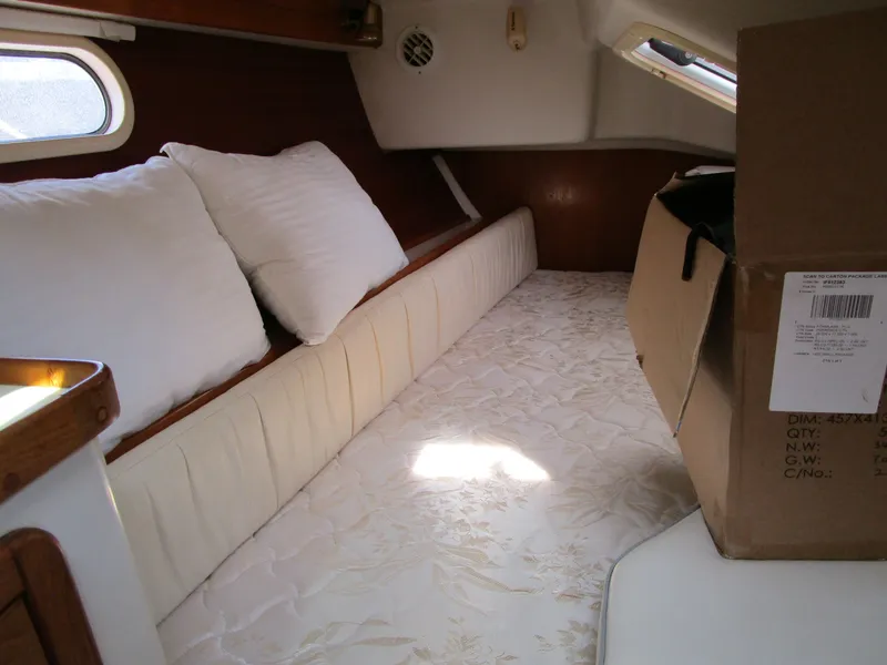 Slide: The Image of Catalina 42 MkII 2001 - 50