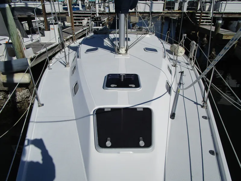 Slide: The Image of Catalina 42 MkII 2001 - 6