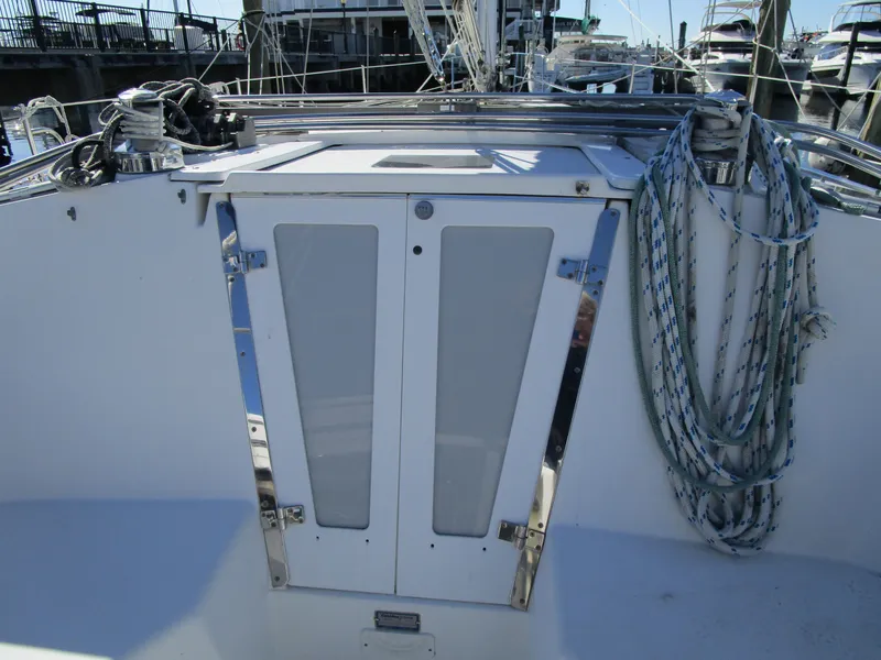 Slide: The Image of Catalina 42 MkII 2001 - 9