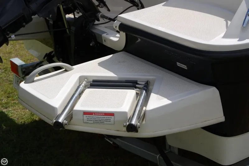 Slide: The Image of Bayliner Element 2014 - 6