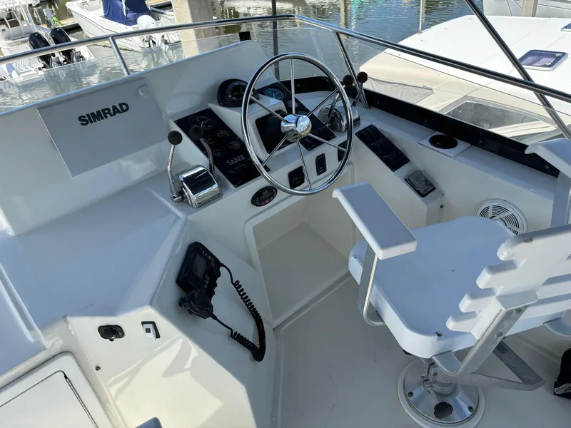 Slide: The Image of Helm of Sabreline 36 Sedan yacht, 2004 model. - 8