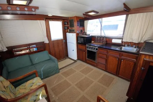 Slide: The Image of Hatteras 37 Convertible Sport Fish 1977 - 10