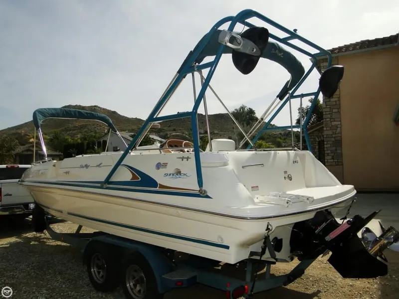 Slide: The Image of Sea Ray 240 Sundeck 1998 - 3