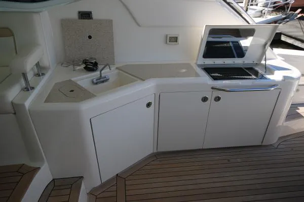 Slide: The Image of Sea Ray 540 Sundancer 2011 - 10