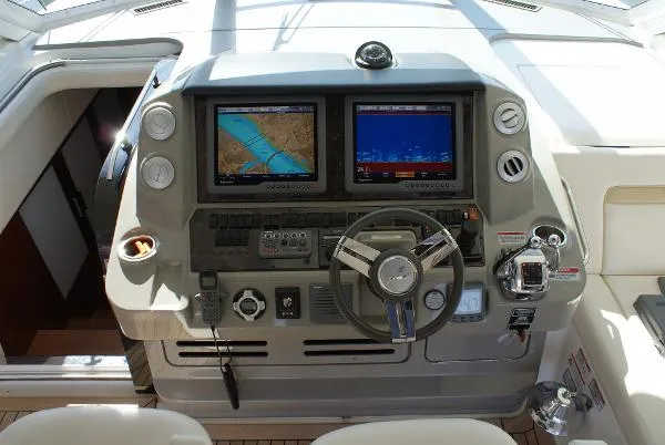 Slide: The Image of Sea Ray 540 Sundancer 2011 - 6