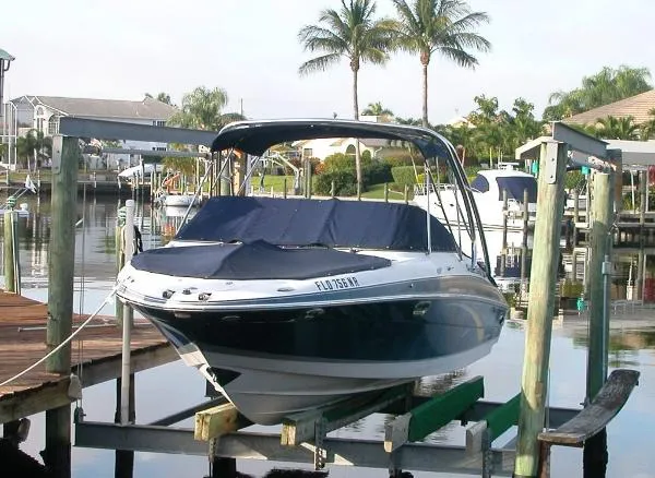 Slide: The Image of Four Winns 240 Horizon 2007 - 0