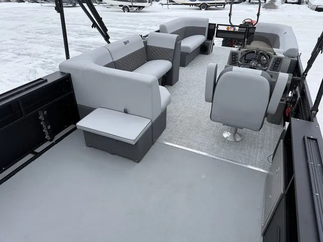 Slide: The Image of Angler Quest 8524 Family Fish LE 2026 - 9