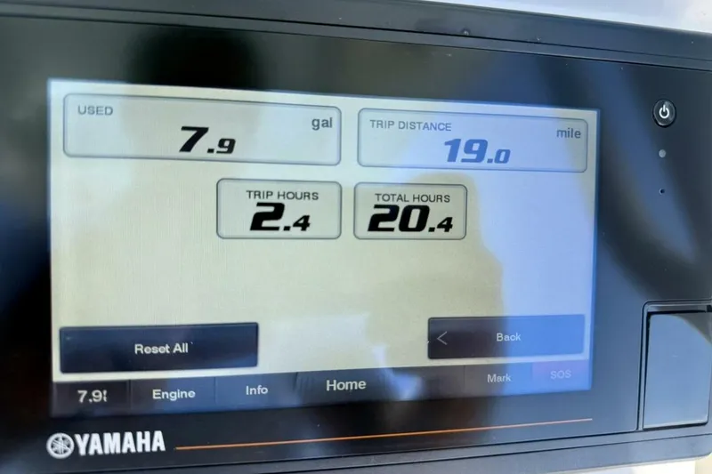 Slide: The Image of 2020 Everglades 243 CC - Helm/Electronics - 13