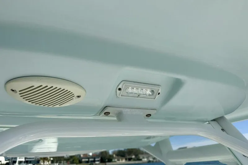 Slide: The Image of 2020 Everglades 243 CC - Helm/Electronics - 20