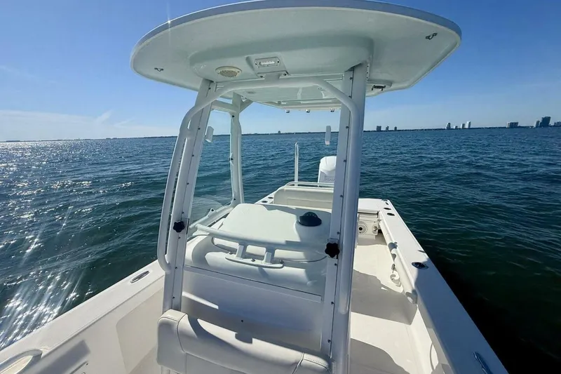 Slide: The Image of 2020 Everglades 243 CC - Bow - 3