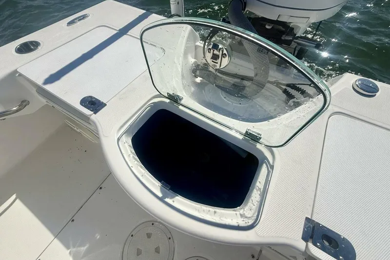 Slide: The Image of 2020 Everglades 243 CC - Stern - 47