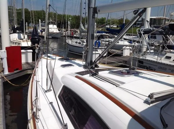 Slide: The Image of Beneteau 40 2011 - 6