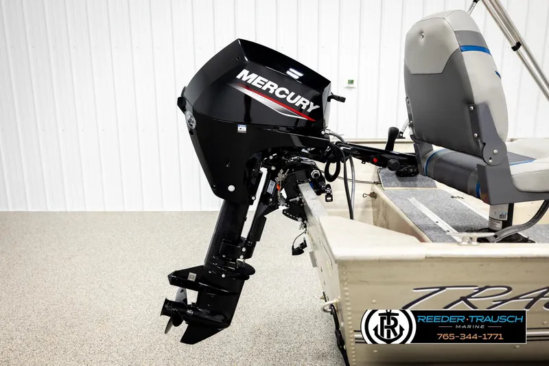 Slide: The Image of 1999 Tracker Pro Deep V-16 boat with Mercury outboard motor, interior view. - 22