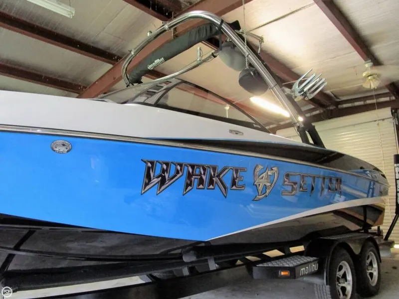 Slide: The Image of Malibu Wakesetter 247 LSV 2011 - 4