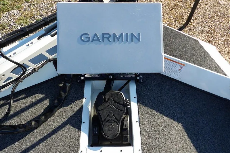 Slide: The Image of 2025 Crestliner XF 189 boat with Garmin navigation system on deck. - 40