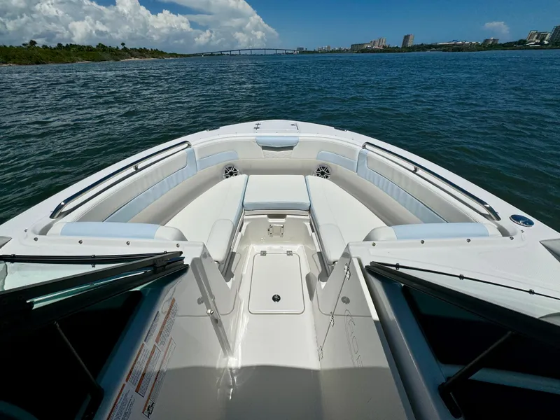 Slide: The Image of Robalo R257 Dual Console 2025 - 58