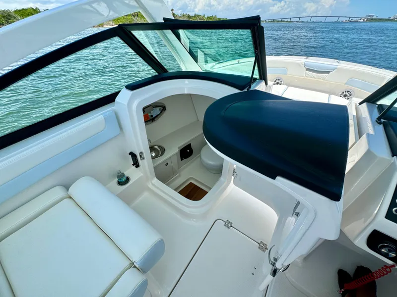 Slide: The Image of Robalo R257 Dual Console 2025 - 65