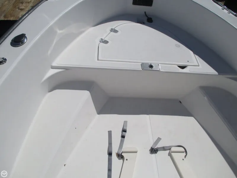 Slide: The Image of Boston Whaler Dauntless 180 2003 - 2