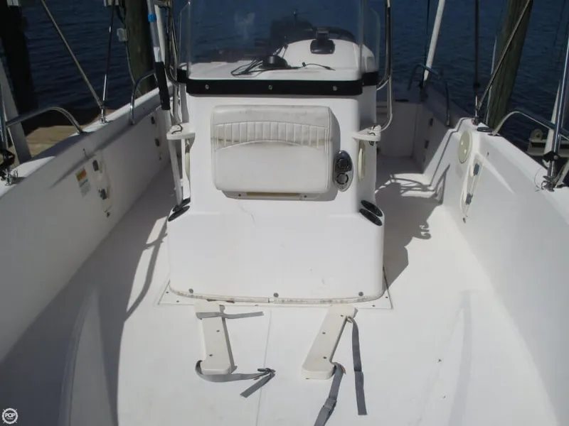 Slide: The Image of Boston Whaler Dauntless 180 2003 - 7