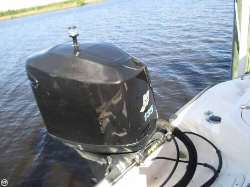 Slide: The Image of Boston Whaler Dauntless 180 2003 - 9