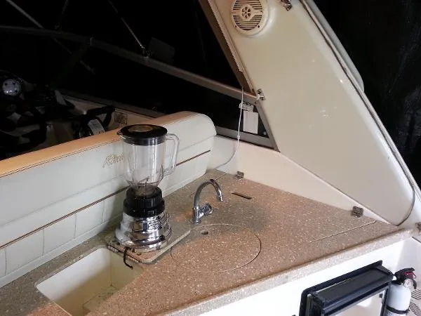 Slide: The Image of Rinker 342 Fiesta Vee 2005 - 6