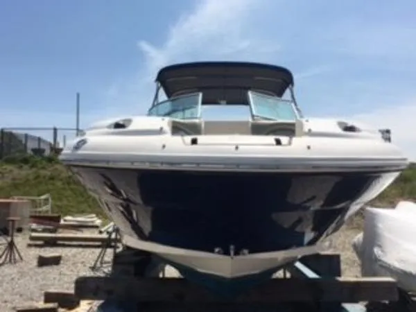 Slide: The Image of Sea Ray SunDeck 2005 - 10