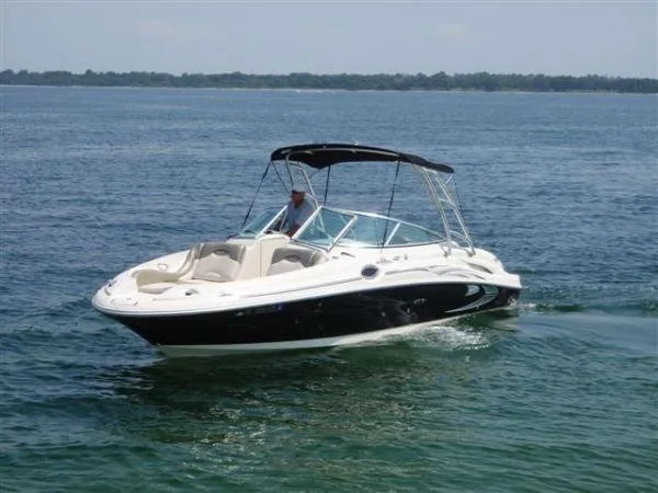 Slide: The Image of Sea Ray SunDeck 2005 - 11