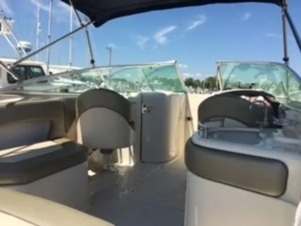 Slide: The Image of Sea Ray SunDeck 2005 - 3