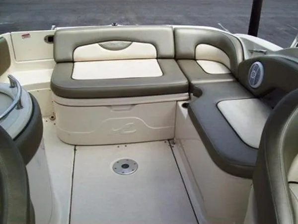 Slide: The Image of Sea Ray SunDeck 2005 - 5