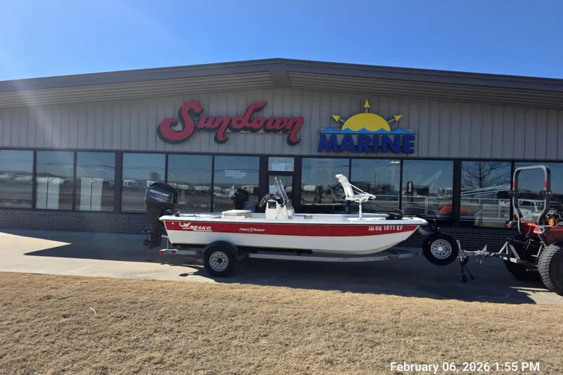 Slide: The Image of 2018 Mako Pro Skiff 17 CC boat outside Sundown Marine dealership. - 1