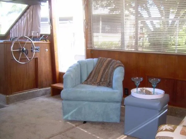 Slide: The Image of Tollycraft Cockpit Motor Yacht 1988 - 6
