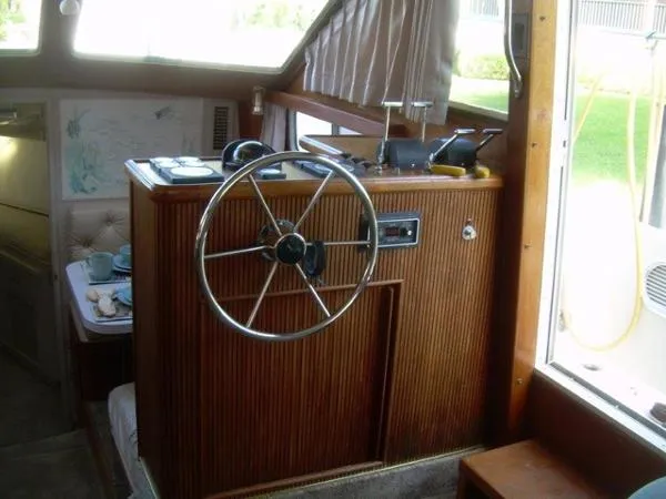 Slide: The Image of Tollycraft Cockpit Motor Yacht 1988 - 7