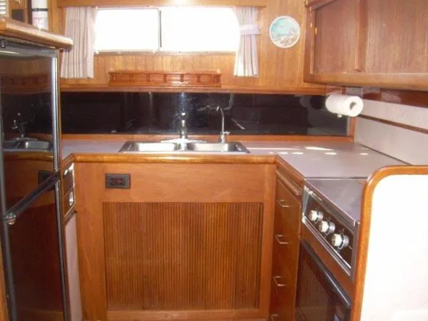Slide: The Image of Tollycraft Cockpit Motor Yacht 1988 - 8