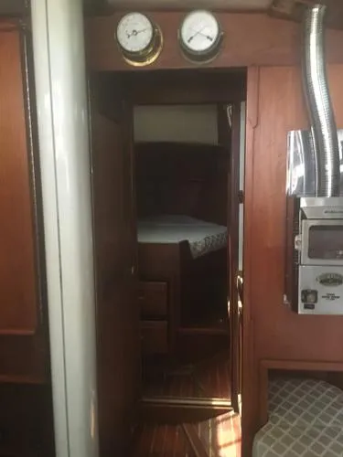 Slide: The Image of Mariner Pilothouse 38 1981 - 10