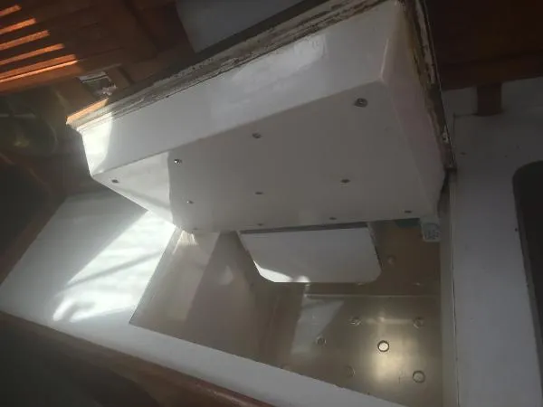 Slide: The Image of Mariner Pilothouse 38 1981 - 5