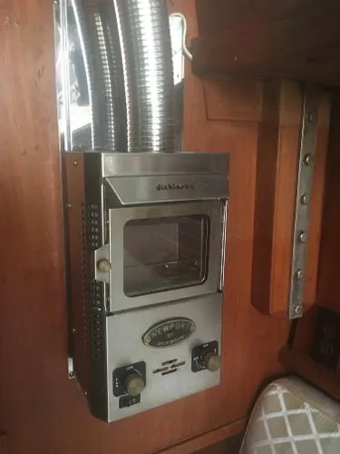 Slide: The Image of Mariner Pilothouse 38 1981 - 6