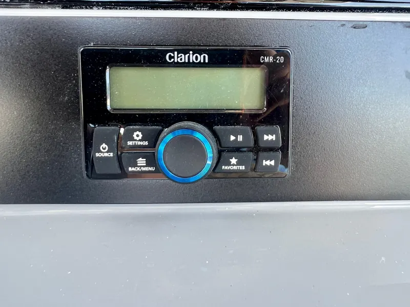 Slide: The Image of Clarion CMR-20 control on Robalo 266 Cayman 2025. - 19