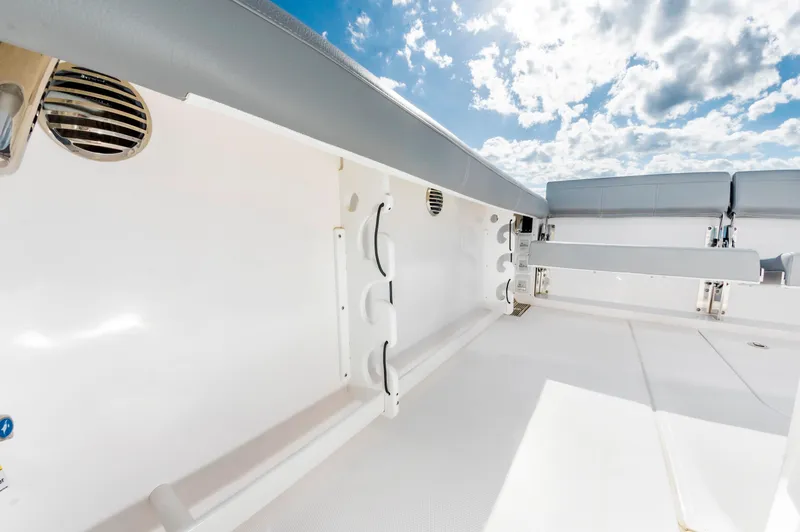 Slide: The Image of Everglades 335 Center Console 2023 - 33