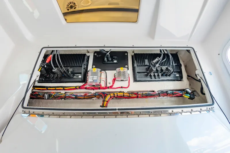 Slide: The Image of Everglades 335 Center Console 2023 - 39