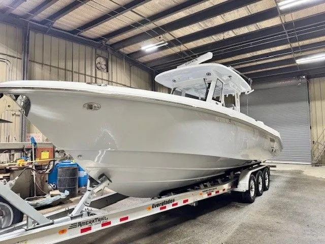 Slide: The Image of Everglades 335 Center Console 2023 - 41