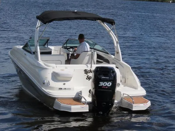 Slide: The Image of Sea Ray 240 Sundeck OB 2014 - 10