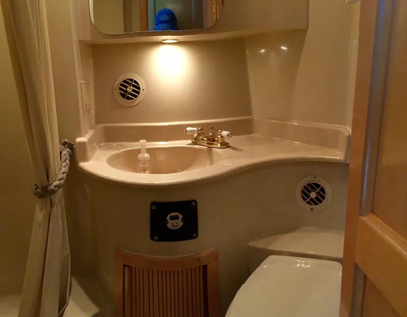 Slide: The Image of Bathroom in Bluewater 5800 yacht, year 1999. - 33