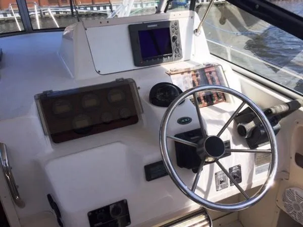Slide: The Image of Grady-White 300 Marlin 4 Stroke 1999 - 6