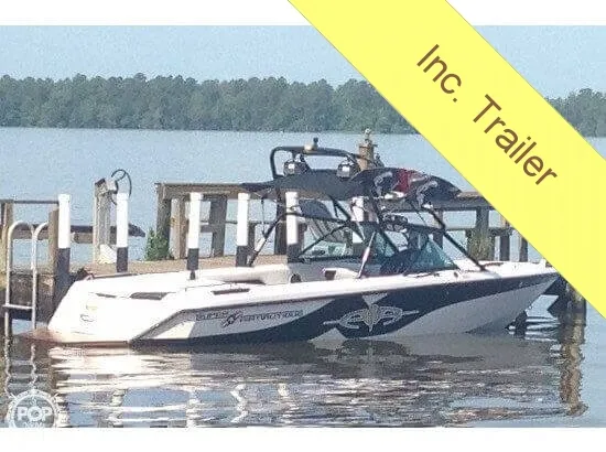 Slide: The Image of Correct Craft Super Air Nautique 210 2001 - 4