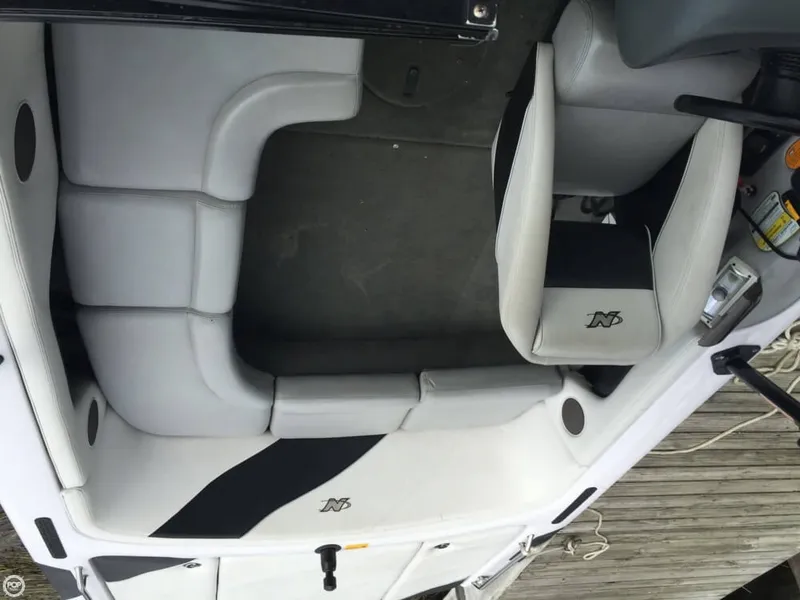 Slide: The Image of Correct Craft Super Air Nautique 210 2001 - 5